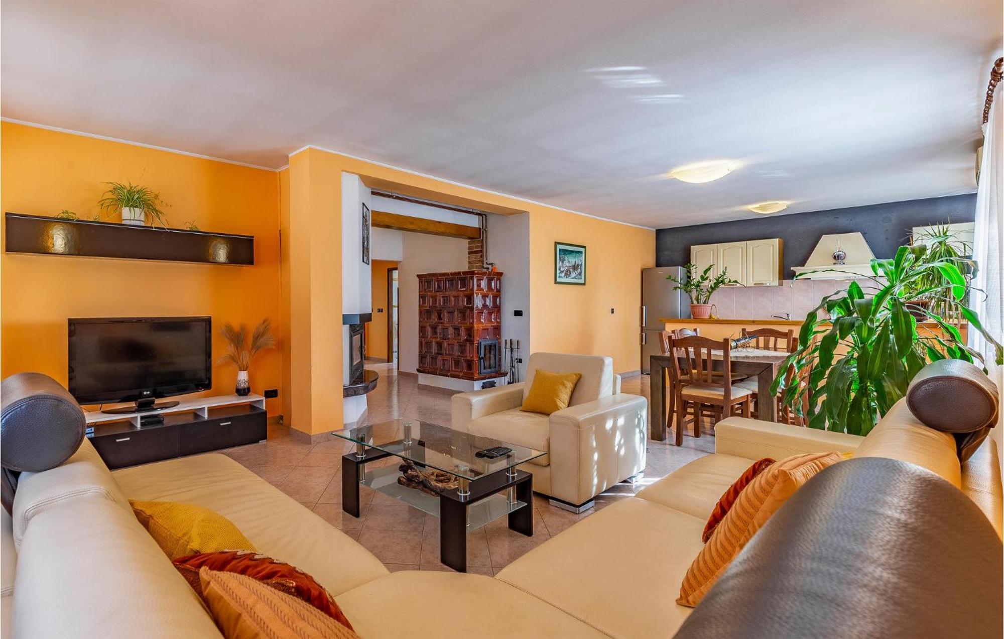 Lovely Home In Sisan With Outdoor Swimming Pool ภายนอก รูปภาพ